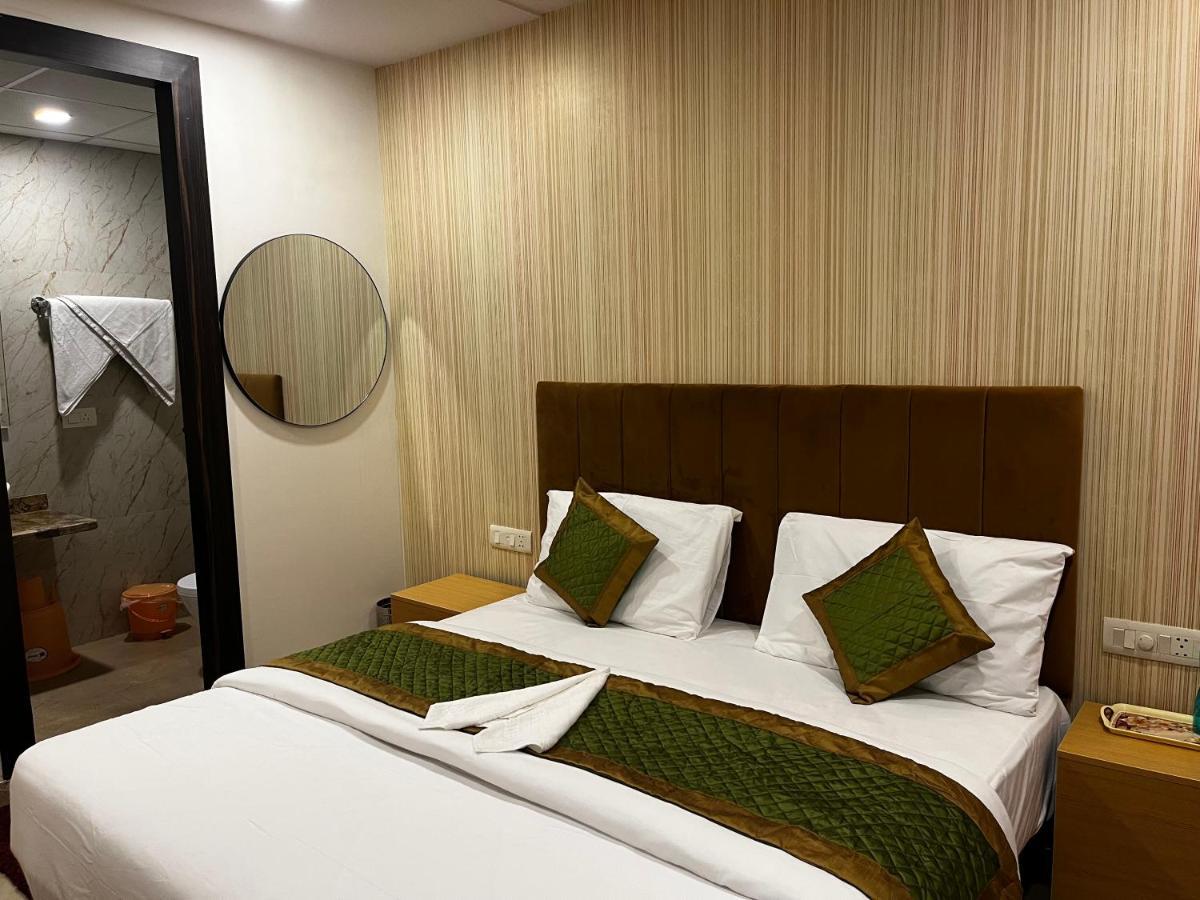 Roomquet Comfort Inn Аллахабад Екстер'єр фото