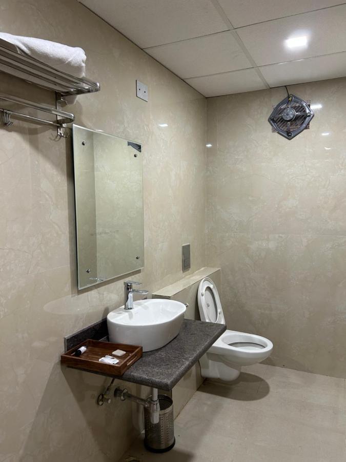 Roomquet Comfort Inn Аллахабад Екстер'єр фото